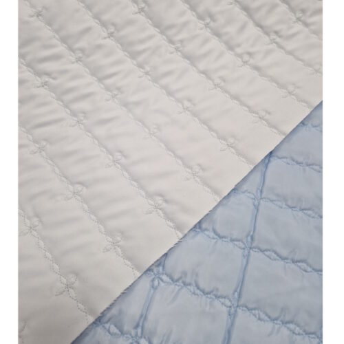 Tessuto impermeabile trapuntato azzurro/celeste 50xh.150cm.