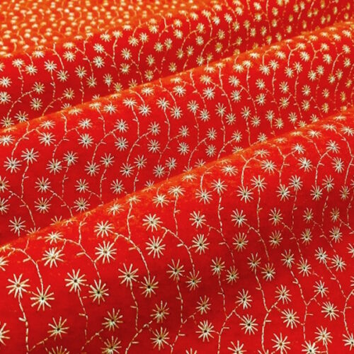 Tessuto feltro lana 2 mm rosso 105 ricamato con filato lurex 20x150cm.