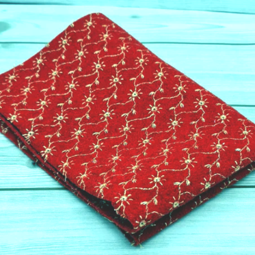 Tessuto feltro lana 2 mm rosso bordeaux 192 ricamato con filato lurex 20x150cm.