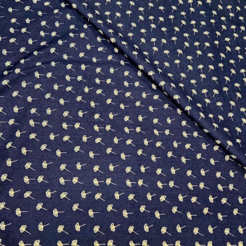 Tessuto leggero jeans blu con piccol0 fiore bianco art.6026A 50x150cm.