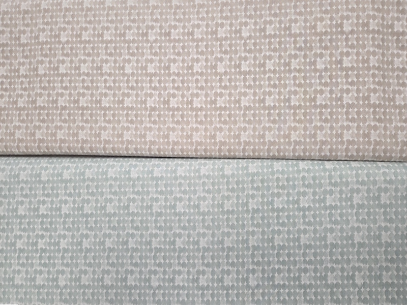 Tessuto stampato 50cm.xh.140cm. sfere beige ecru sfondo bianco 100% cotone 6033/534