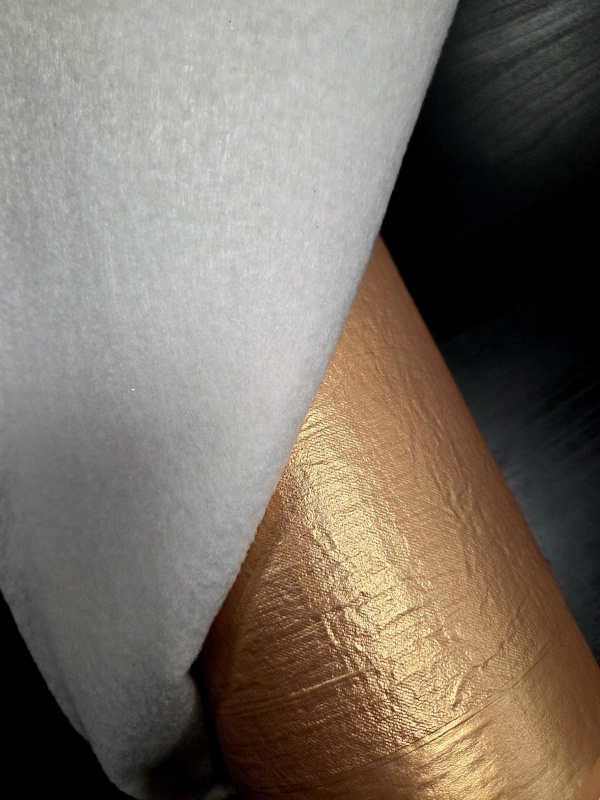 Similpelle bronzo 30cm.xH.140 cm. effetto leggermente goffrato - immagine 2